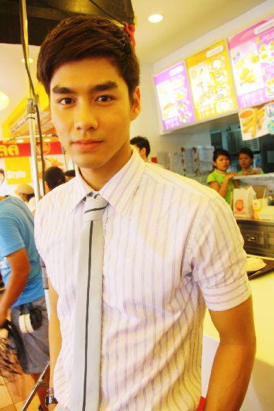 เพ็ชร ฐกฤต พระเอกหน้าใหม่