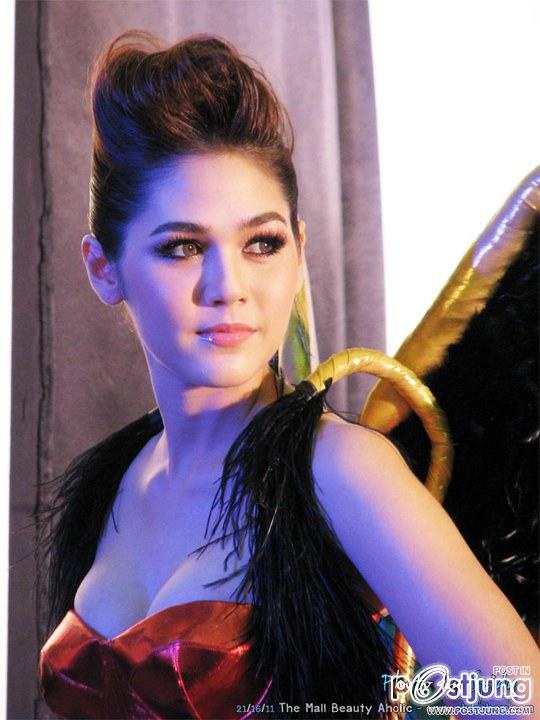 &hearts; ARAYA A. HARGATE