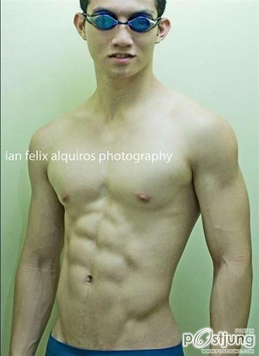 ว่ายน้ำกับผมมั้ย