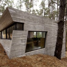 Amazing Concrete House Plan for a Rustic Forest Home in Argentina