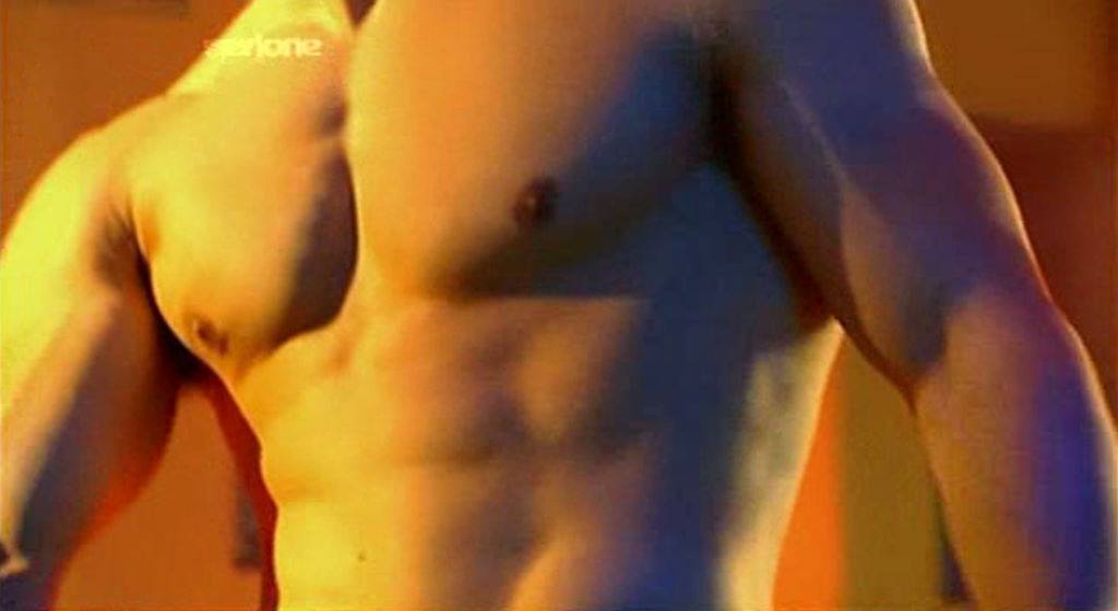 Paul Telfer Likes to Take His Clothes Off!