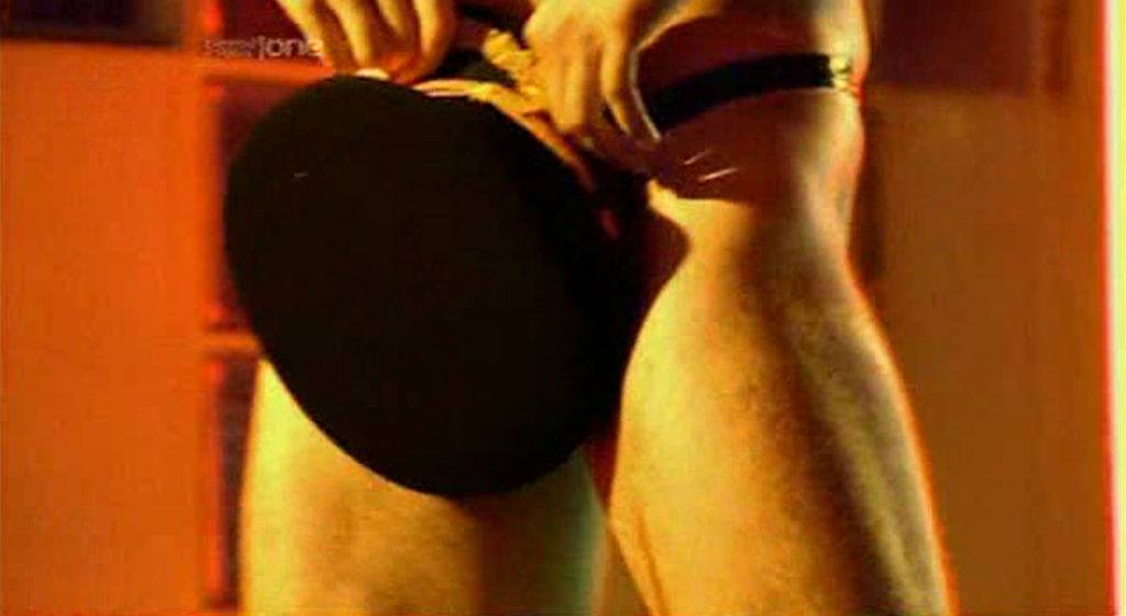 Paul Telfer Likes to Take His Clothes Off!