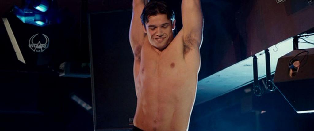 Paul Telfer Likes to Take His Clothes Off!