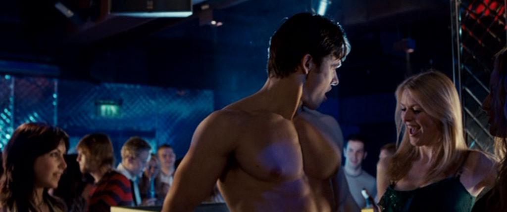 Paul Telfer Likes to Take His Clothes Off!