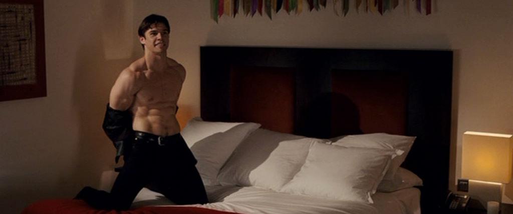 Paul Telfer Likes to Take His Clothes Off!