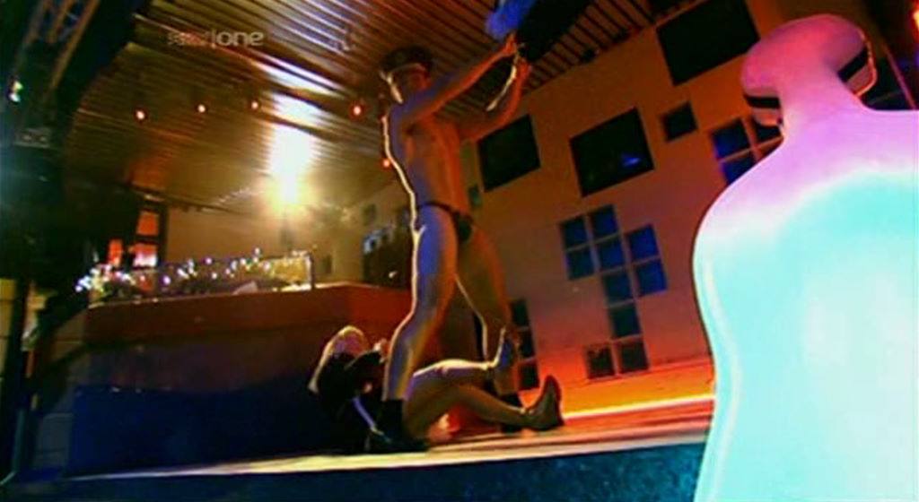 Paul Telfer Likes to Take His Clothes Off!