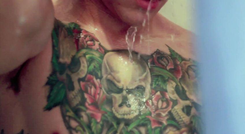 มาดูลอยสักเซ็กซี่ของนายคนนี้กันครับ