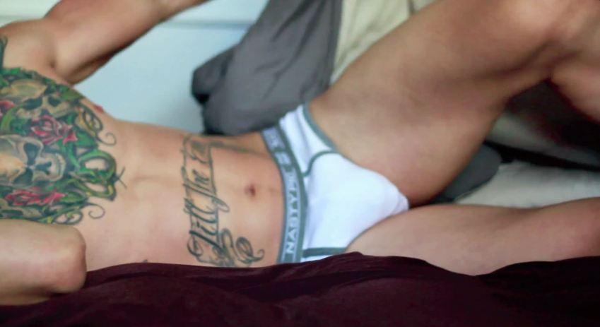 มาดูลอยสักเซ็กซี่ของนายคนนี้กันครับ