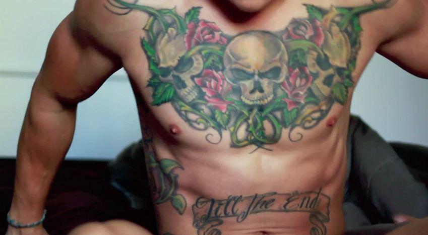 มาดูลอยสักเซ็กซี่ของนายคนนี้กันครับ