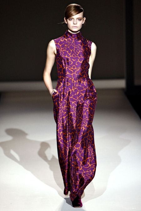 MILAN FASHION WEEK: ALBERTA FERRETTI FALL 2011