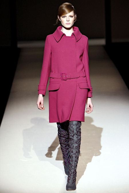 MILAN FASHION WEEK: ALBERTA FERRETTI FALL 2011