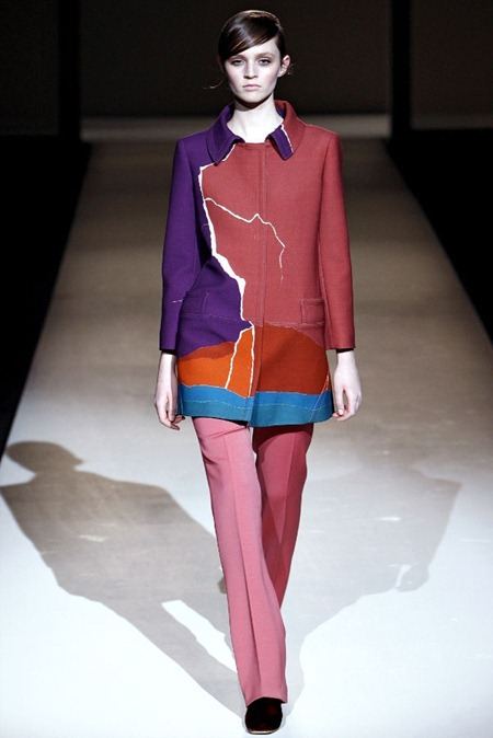 MILAN FASHION WEEK: ALBERTA FERRETTI FALL 2011