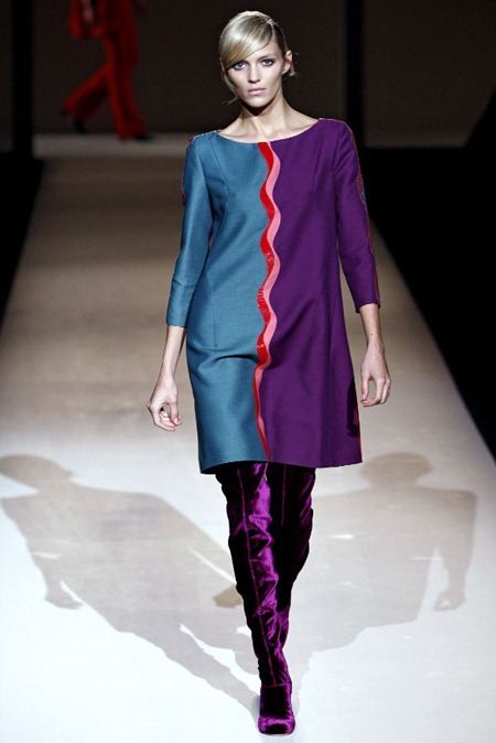 MILAN FASHION WEEK: ALBERTA FERRETTI FALL 2011