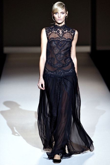 MILAN FASHION WEEK: ALBERTA FERRETTI FALL 2011