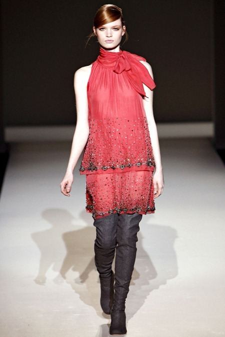 MILAN FASHION WEEK: ALBERTA FERRETTI FALL 2011