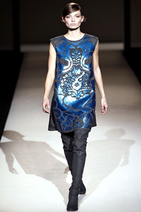 MILAN FASHION WEEK: ALBERTA FERRETTI FALL 2011