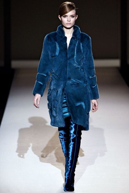 MILAN FASHION WEEK: ALBERTA FERRETTI FALL 2011