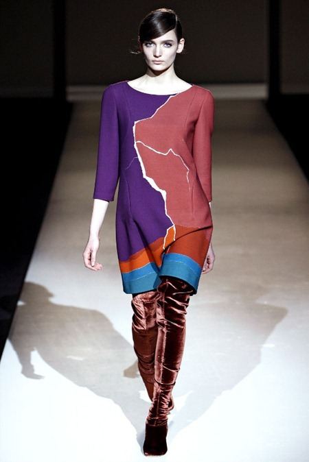 MILAN FASHION WEEK: ALBERTA FERRETTI FALL 2011