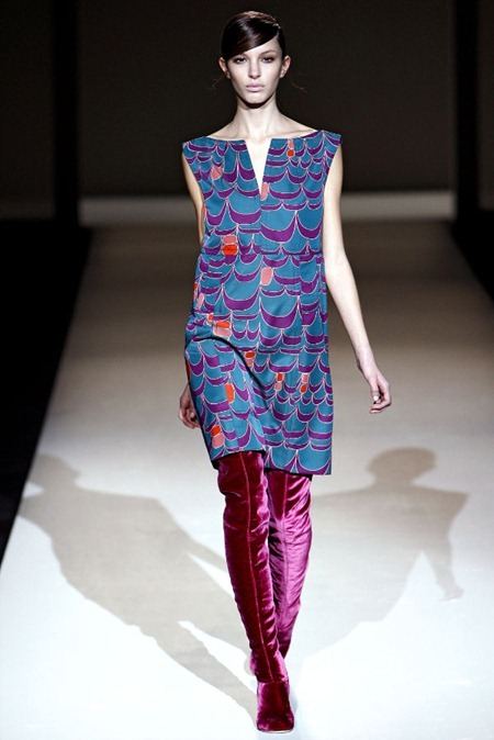 MILAN FASHION WEEK: ALBERTA FERRETTI FALL 2011