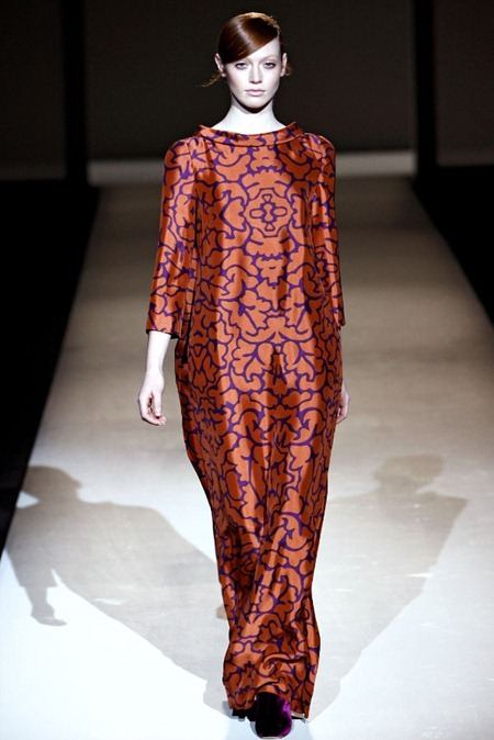 MILAN FASHION WEEK: ALBERTA FERRETTI FALL 2011