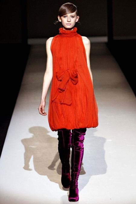 MILAN FASHION WEEK: ALBERTA FERRETTI FALL 2011