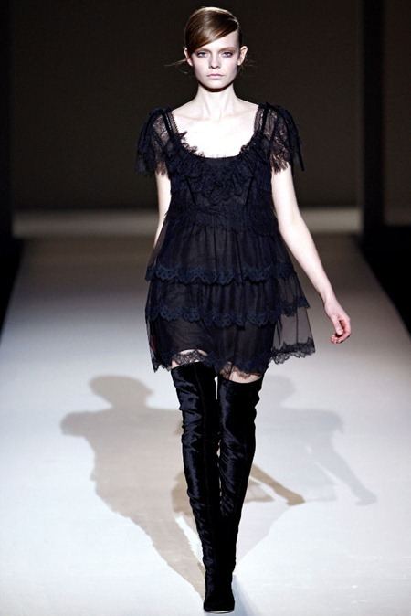 MILAN FASHION WEEK: ALBERTA FERRETTI FALL 2011