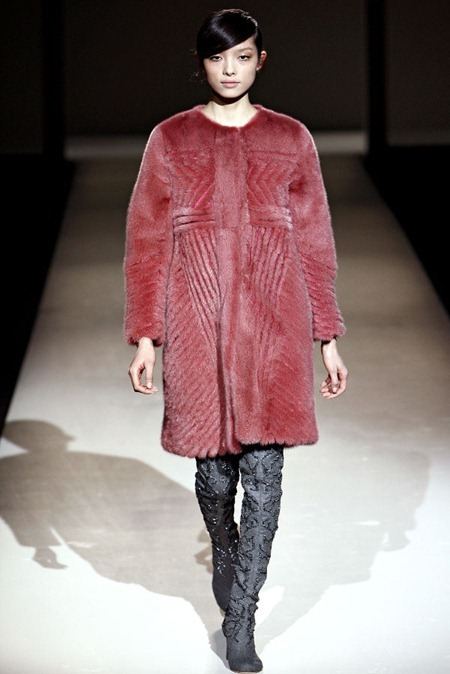 MILAN FASHION WEEK: ALBERTA FERRETTI FALL 2011