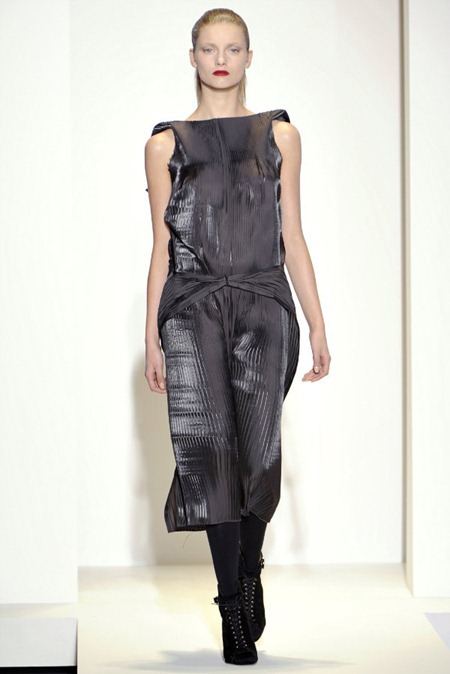 LONDON FASHION WEEK: NICOLE FARHI FALL 2011