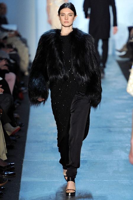 NEW YORK FASHION WEEK: MICHAEL KORS FALL 2011