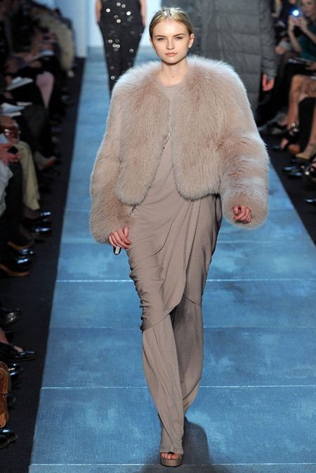 NEW YORK FASHION WEEK: MICHAEL KORS FALL 2011