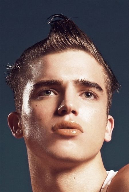 THEONES2WATCH MAGAZINE: RIVER VIIPERI IN "GOODBYE HORSES" BY PHOTOGRAPHER ZEB DAEMEN
