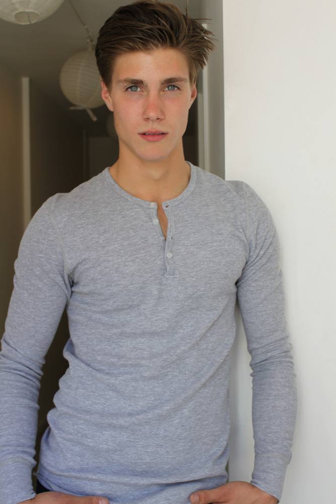 DORIAN REEVES