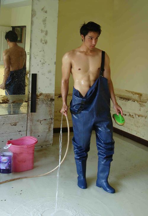 รับผู้ชายมาช่วยล้างบ้านมั้ยค่ะ
