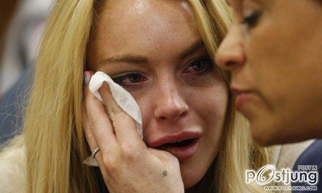 ลินเซย์ โลฮาน ปล่อยโฮ​ในศาล หลังถูกตัดสินจำคุก 90 วัน ...