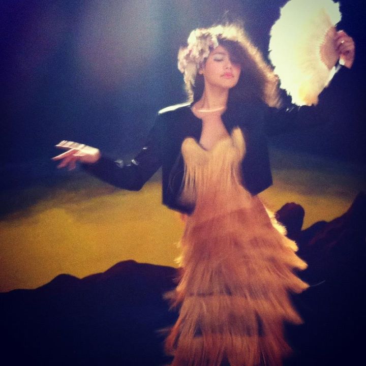 ณเดชน์ & ญาญ่า ถ่ายแบบนิตยสาร กุลสตรี