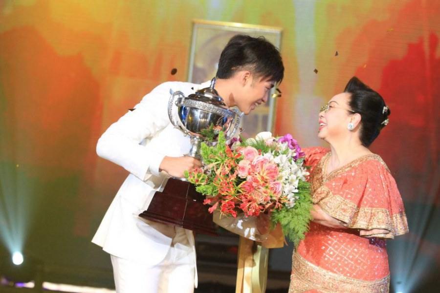 "โฟนลิ้งค์ - วทัญญู" ชนะเลิศนักร้องยอดเยี่ยม KPN Award ครั้งที่ 21