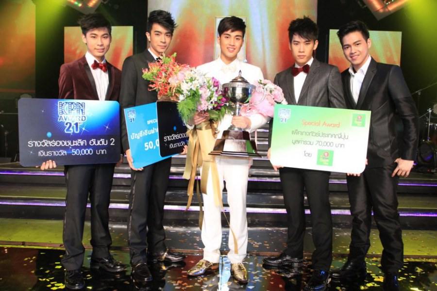 "โฟนลิ้งค์ - วทัญญู" ชนะเลิศนักร้องยอดเยี่ยม KPN Award ครั้งที่ 21