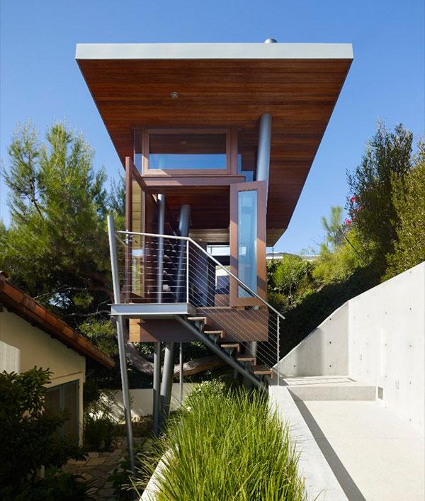 Luxury Tree House - Treehouse of Art and Inspiration