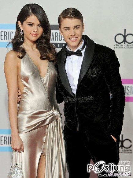 Justin Bieber & Selena Gomez ที่รางวัลเพลงอเมริกัน