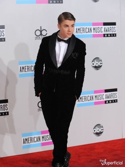 Justin Bieber & Selena Gomez ที่รางวัลเพลงอเมริกัน