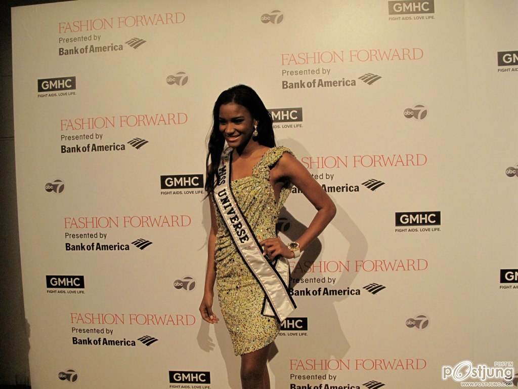 เลล่า โลเปซ นางงามจักรวาล 2011 ออกงาน