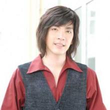 อยากบอกว่าหุ่นของ นิว วงศกร ตอนนี้ดูเหมาะเป็นเจ้าชายมากกว่าตอนที่เล่น ดั่งดวงหฤทัย อีก