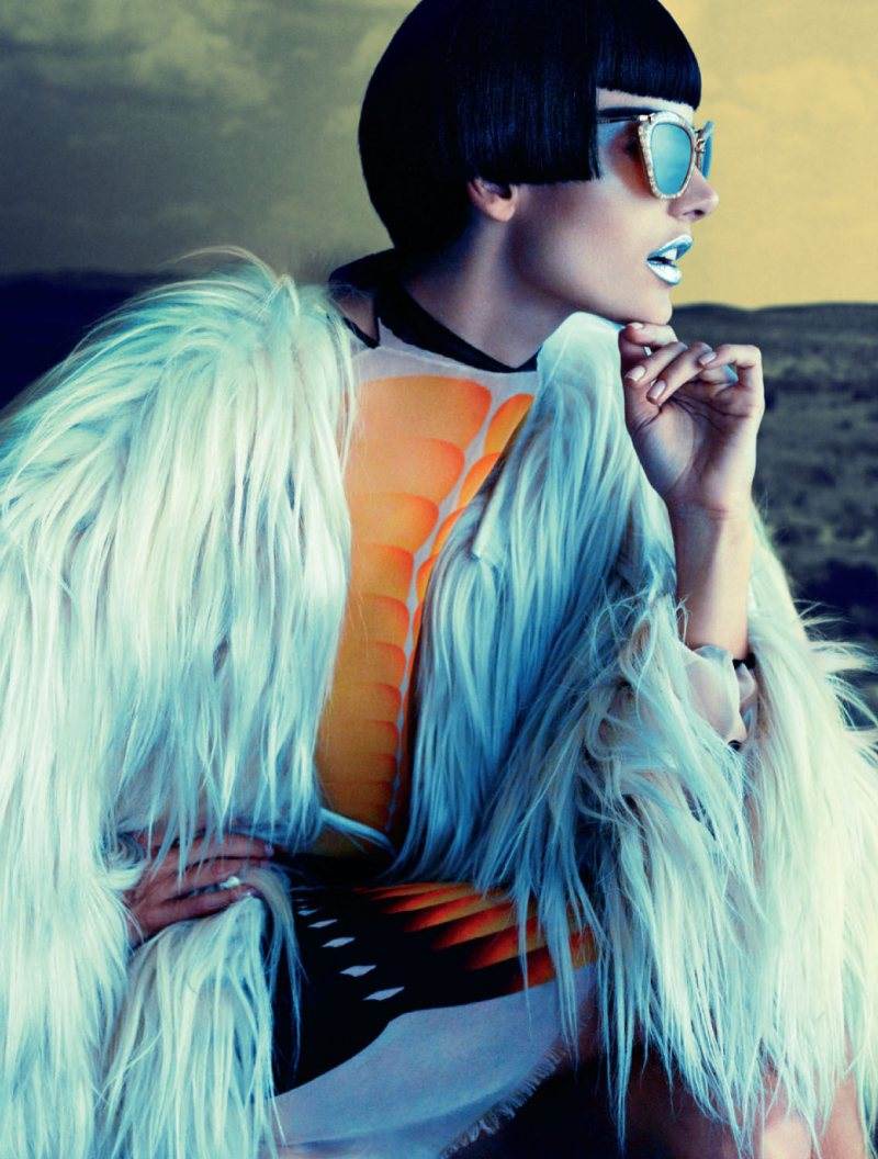 Alessandra Ambrosio @ Muse Winter 2011