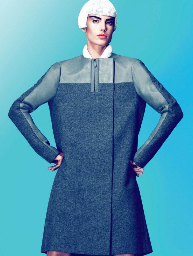 Alessandra Ambrosio @ Muse Winter 2011