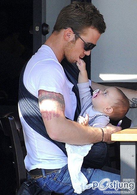 ใกล้วันพ่อเข้ามาสุดยอดคุณพ่อ