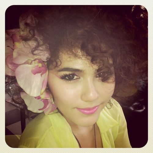 ชมพู่ อารยา กับแอคเซสเซอรี่ประดับผมเริ่ด ๆ