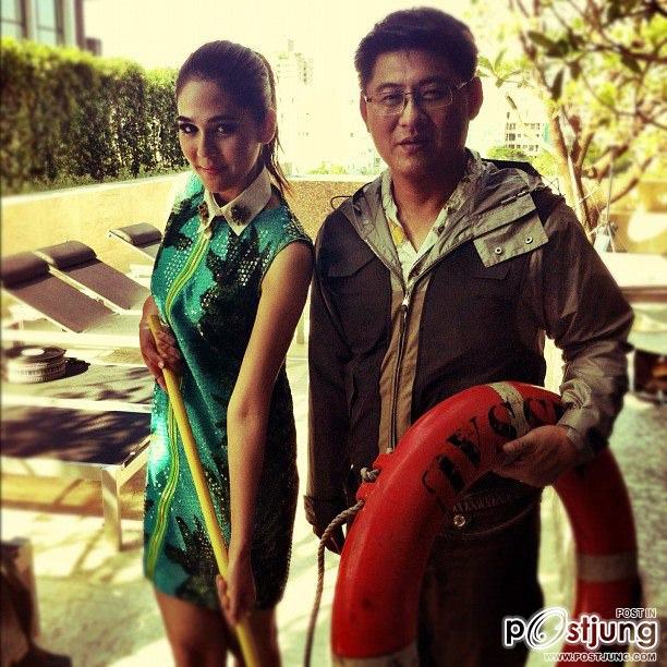 ชมพู่ อารยา กับ versace for H&M 2012