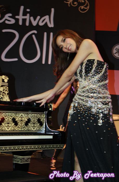 ประมวลภาพสวยทุกมุม เริ่ดทุกองศา ของซุปฯตาร์"อั้ม พัชราภา"Piano Fashion Show @ siamparagon!!!!!