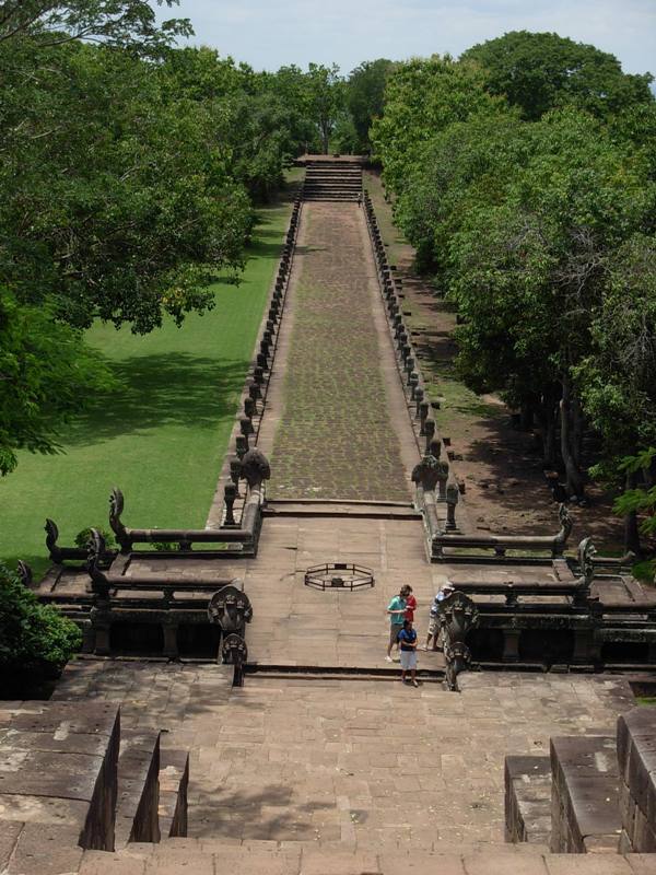 อลังการมหาเทวปราสาทพนมรุ้ง