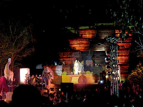 การแสดง แสง สี เสียง